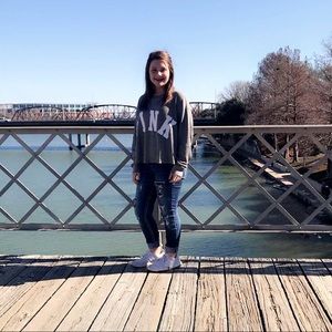 Meet your Posher, Lauren